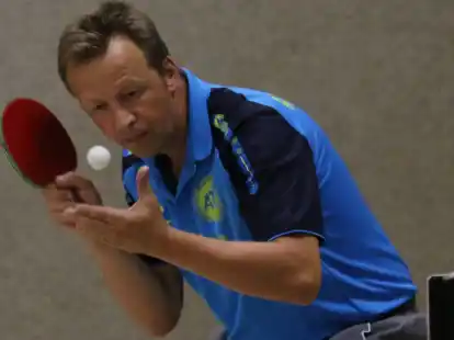 Jan M&uuml;ller und die Rodenkircher Tischtennisspieler kassierten eine schmerzhafte, aber verdiente Derby-Niederlage.