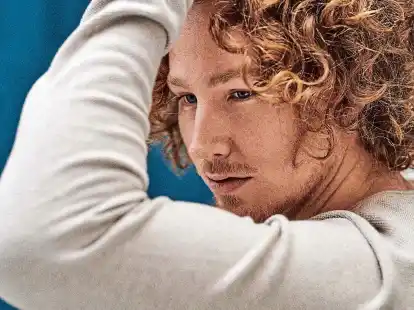 <p>                Links: </span>Wie der echte Freddy, &bdquo;Break Free&ldquo; auf der B&uuml;hne. <span>Rechts:  Seit Jahren erfolgreich &ndash; Michael Schulte.    </p>