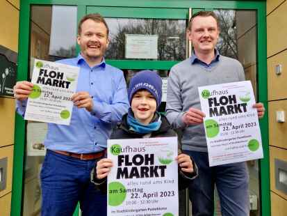 Freuen sich schon auf den Kaufhausflohmarkt und hoffen auf eine rege Teilnahme (von links): Nicolas Tabke (2. Vorsitzender F&ouml;rderkreis Stadtkindergarten Pusteblume), Justus und Lars Kr&ouml;ger (1. Vorsitzender).