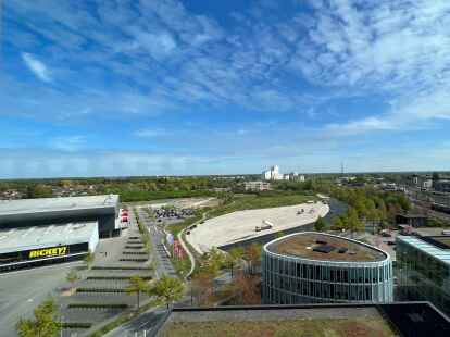 Hier- in Nachbarschaft zu EWE Arena (links) und LzO (Vordergrund) w&auml;re Platz f&uuml;r ein Stadion. Im VfB-Talk wird ein m&ouml;glicher Stadionneubau diskutiert.
