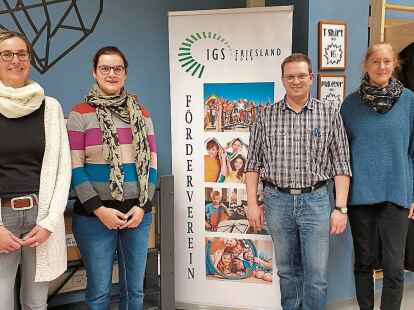 Der Vorstand des F&ouml;rdervereins der IGS Friesland Nord (von links) Schriftf&uuml;hrerin Martina Kruse, Kassenwartin Katrin Wengler, Vorsitzender Sven Weyerts sowie die Zweite Vorsitzende Iris Hagemann.