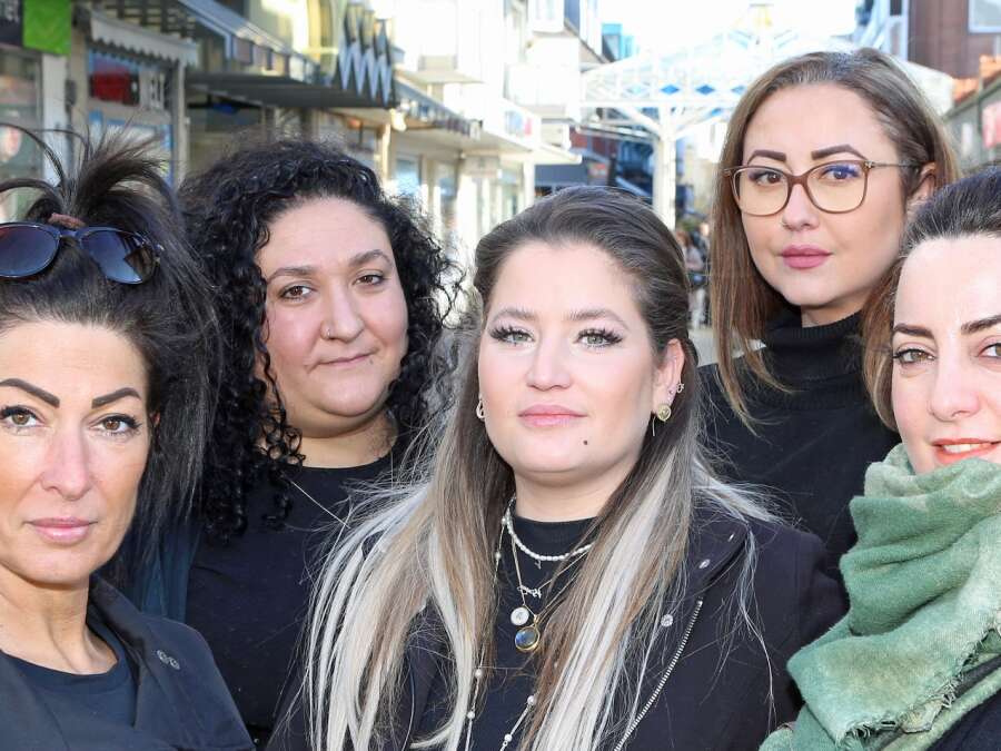 Wilhelmshavener Helfen Wilhelmshavener Frauen helfen Erdbebenopfern