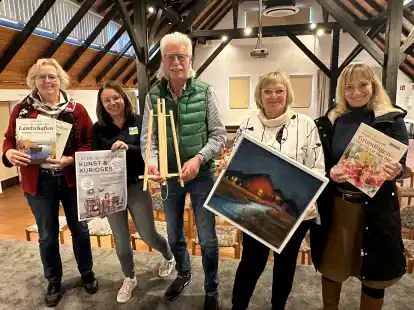 Freuen sich auf den Markt f&uuml;r Kunst und Kurioses: Ina Korter, Melanie Schmidt, Gerhard Lambertus, Ulrike Schmitt und Tina Kr&auml;mer