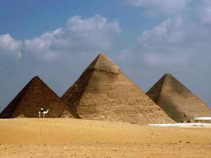 Die Pyramiden des Mykerinos, des Chephren und Cheops (v.l.n.r.).