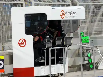Der abgespeckte Kommandostand vom Team Haas.