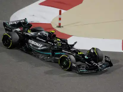 Der Mercedes-Wagen von Lewis Hamilton hoppelt nicht mehr.
