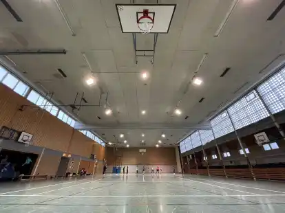 Ein letzter Blick in die damals noch als Sporthalle genutzte Halle an der Kieler Stra&szlig;e. Nun soll doch abgerissen werden.
