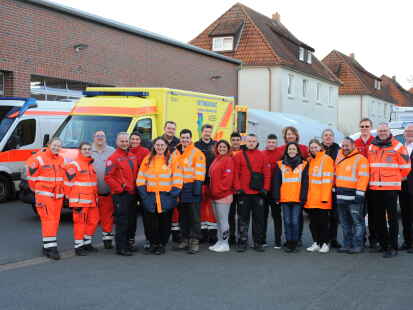 14 Ehrenamtliche aus Rettung und Bev&ouml;lkerungsschutz in Griechenland besuchten die Nordenhamer Johanniter, um sich &uuml;ber Aufbau und Struktur des Bev&ouml;lkerungsschutzes in Deutschland zu informieren.