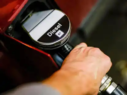 Im M&auml;rz 2022 wurden unter dem Eindruck des Ukraine-Krieges alle Spritpreisrekorde pulverisiert - Diesel kostete im bundesweiten Tagesdurchschnitt zeitweise 2,321 Euro pro Liter.