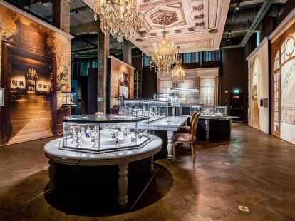 Kostbarkeiten aus Edelmetallen und Diamanten bekommen im Antwerpener Diva-Museum eine angemessene B&uuml;hne.