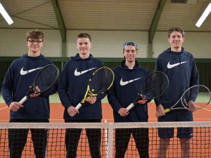 Meister in der Herren-Bezirksliga: die Tennisspieler des Wardenburger TC mit Felix Brigant (von links), Joris Maa&szlig;, Maximilian Weber und Henri Meile