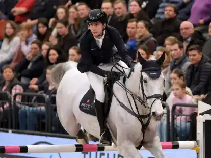 Gewann in Leipzig: Gerrit Nieberg auf Blues d'Aveline.