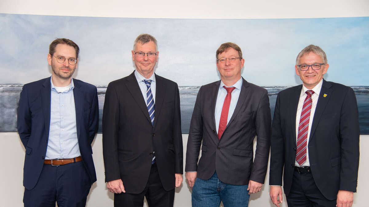 Neuer Amtstierarzt im Kreis Aurich Dr. Ackermann tritt Nachfolge von Dr. Frank Pohlenz an