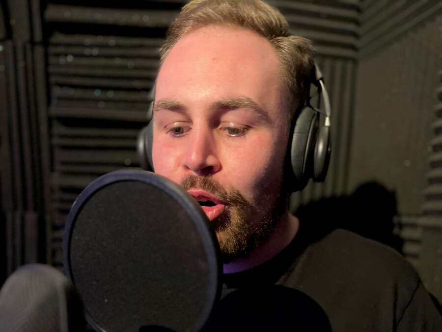 Hunter Neece Rapper Wünsche mit aller Kraft verwirklichen: Rapper MC Hunter aus Emden will ...