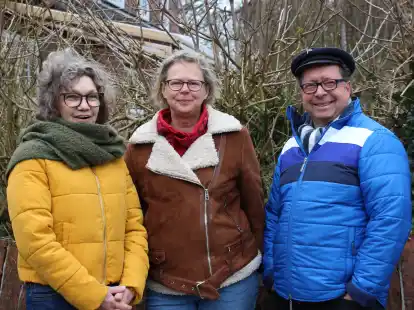 Elisabeth Buscherm&ouml;hle (von links), Ilka Voigt und Ingmar Hammann vom Vorstand des Vereins Kultur vor Ort wollen die Arbeit des verstorbenen Reinhard Rakow fortf&uuml;hren und Kulturveranstaltungen in der Gemeinde Berne organisieren.
