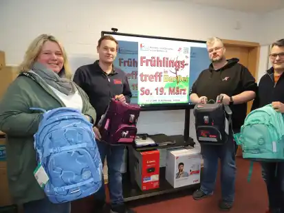 Aus der Ranzenparty ist nun der Fr&uuml;hlingstreff des HGV Bar&szlig;el geworden. Das Organisationsteam mit Natascha Deters (von links), Johannes Meiners-Hagen, Michael Niemeyer und Volker Hinz hat ein buntes Programm organisiert.