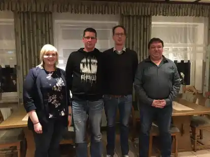 Der neue Vorstand des Heimatvereins Conneforde (von links):  Lena Heinen, Hendrik M&ouml;llenberg, Christoph M&ouml;llenberg und Andreas S&auml;fken.