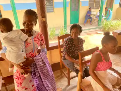 Reise nach Lom&eacute;: Hans-Ulrich Hoss, Mitglied aus dem Arbeitskreis &bdquo;Kinderhaus Frieda&ldquo; Hude-Delmenhorst, hat das Waisenheim und ehemalige Bewohner besucht.