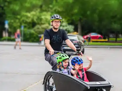 Im April kommt die &bdquo;Cargobike Roadshow&ldquo; nach Westoverledingen. Am 27. April k&ouml;nnen dann Lastenr&auml;der ausprobiert werden.