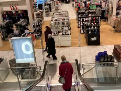 Vertrauter Anblick &ndash; von der Rolltreppe ins Erdgeschoss bei Galeria in Oldenburg.