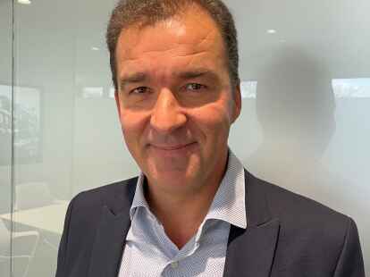 Der Betriebswirt Diederich Bakker promovierte an der Universit&auml;t Oldenburg und ist Professor f&uuml;r internationale Betriebswirtschaft an der Hanze University of Applied Sciences in Groningen. Er lehrt und forscht zu Themen des internationalen Marketings und Entrepreneurship. Dr. Bakker ist Gastprofessor in Wuhan, China und in den F&uuml;hrungsgremien der European Association of International Education und dem Network of International Business Schools aktiv. (Foto: Will)