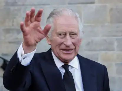 Fans der k&ouml;niglichen Familie in Gro&szlig;britannien k&ouml;nnen die Kr&ouml;nung von K&ouml;nig Charles III. landesweit auf Dutzenden Leinw&auml;nden verfolgen.