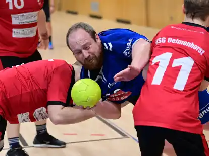 Voll reinh&auml;ngen wollen sich die Handballer der HG Jever/Schortens (hier Jan Bergmann am Ball) wie in den vergangenen drei Spielen auch.