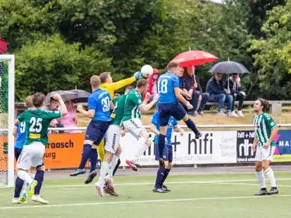 Ende Juli 2022 bezwang der VfL (grün-weiße Trikots) in der Qualifikationsrunde den SV Ahlerstedt/Ottendorf mit 3:0. Jetzt kommt’s zum dritten Duell in dieser Saison.