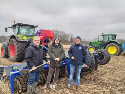 Diese Experten referierten beim Feldtag in Vielstedt: (von links) Jan Juister, Tammo Steen und Renke D&auml;hlmann