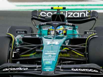 Fernando Alonso aus Spanien vom Team Aston Martin in Aktion.