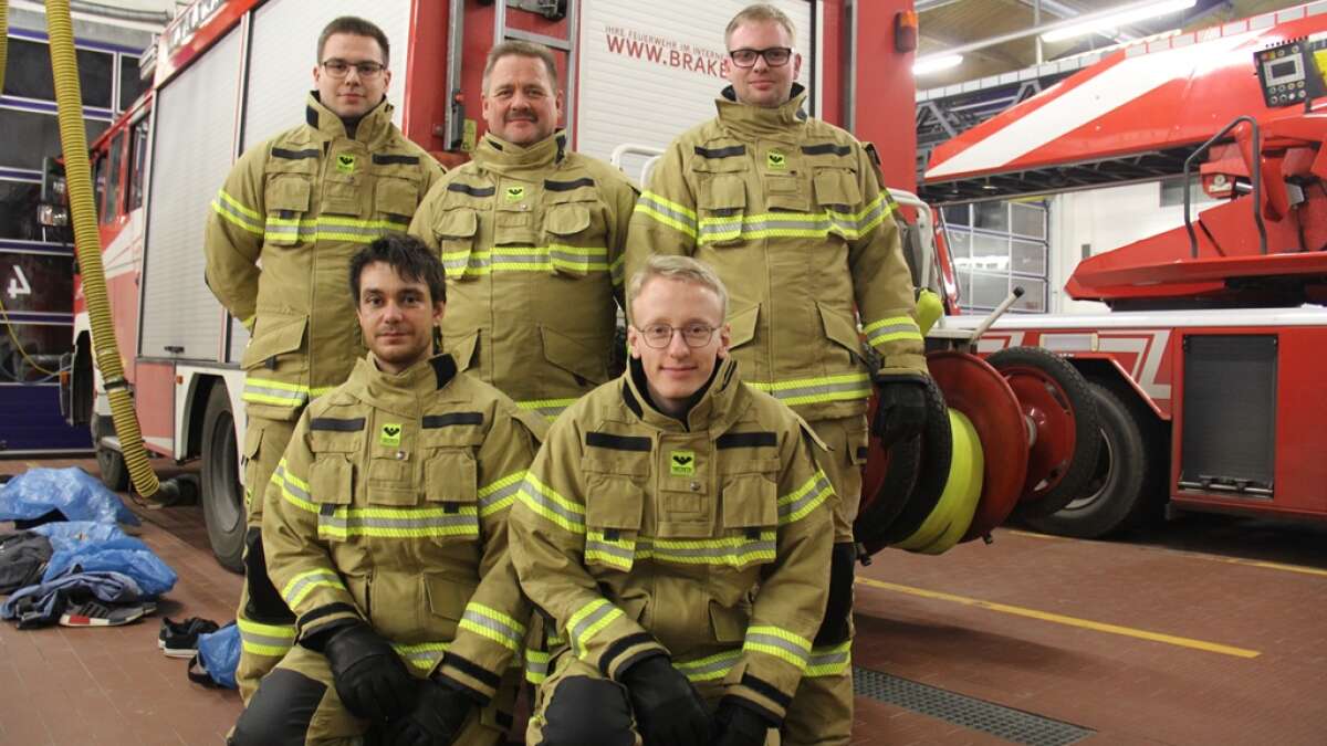 WesermarschFeuerwehren mit neuer Einsatzkleidung