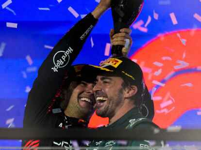 Fernando Alonso darf seinen dritten Platz in Saudi-Arabien doch behalten.