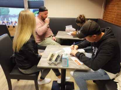 Bei der Typisierungsaktion zugunsten von dem an Leuk&auml;mie erkrankten Holger Luitjens registrierten sich im Sommer 2022 viele Menschen.