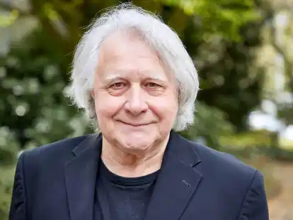 Peter Urban will als deutscher ESC-Kommentator aufh&ouml;ren - aber erst im kommenden Jahr.