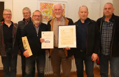 Vorstand und Geehrte (von links): Uwe Lehmann, Reinhard Krause, Norbert Rosteck, Rudi Schulenberg, Olaf Ahting, Holger Klaassen