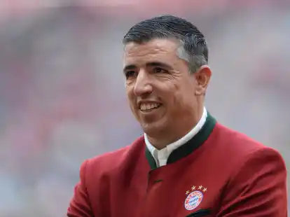 Der ehemalige Bayernprofi Roy MakaayDonnerstag wurde als neuer Trainer des FC Bayern World Squad pr&auml;sentiert.