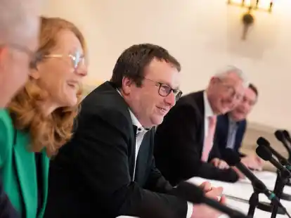 Die Verkehrsminister der Bundesl&auml;nder haben sich f&uuml;r Beratungen im Rahmen der Verkehrsministerkonferenz getroffen.