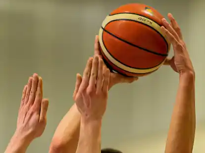 Auch zum Basketball wird vom 4. bis 7. April in Varel gegriffen.