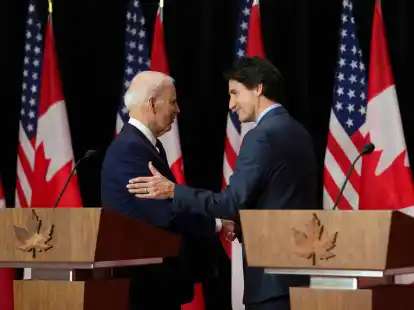 US-Pr&auml;sident Joe Biden und sein kanadischer Amtskollege Justin Trudeau haben sich bei einem Treffen in Ottawa auf ein Asylabkommen geeinigt, dass einen illegalen Grenz&uuml;bergang zwischen den beiden L&auml;ndern schlie&szlig;en soll.