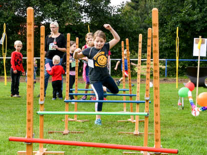 Abwechslung f&uuml;r Kinder bei einem Spiel- und Sportfest