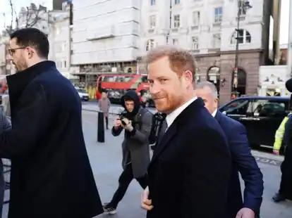 Prinz Harry vor der Anh&ouml;rung vor dem Royal Courts Of Justice in London.