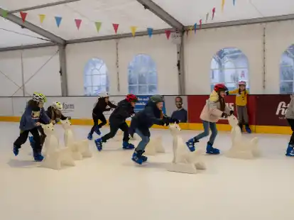 Auch die 4b der Grundschule Drielake nutzte die M&ouml;glichkeit, in  Oldenburg mal wieder Schlittschuhlaufen zu k&ouml;nnen.