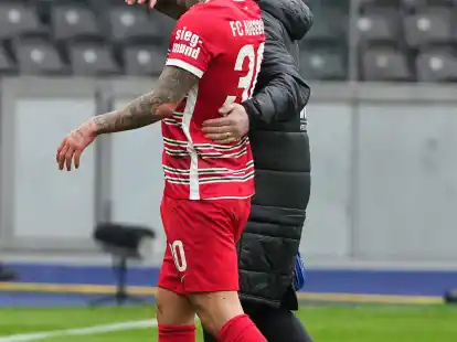 Augsburgs Niklas Dorsch f&auml;llt in dieser Saison zum wiederholten Male aus.