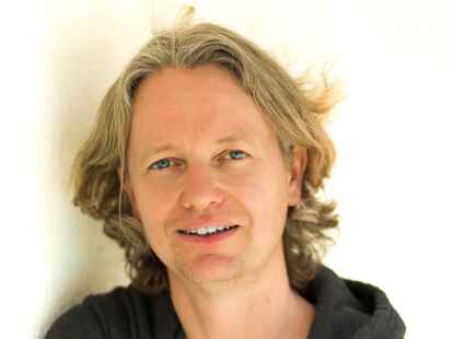 Hat die Musik zur Kultfilmreihe &bdquo;Fluch der Karibik&ldquo; komponiert und kommt am 9. Juni zum Internationalen Filmfest Emden-Norderney: Klaus Badelt.