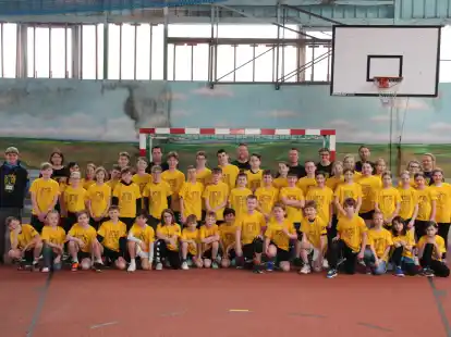Die Handballjugend des TSV Ganderkesee war jetzt in Schlo&szlig; Dankern.