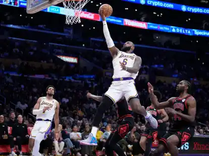 Lakers-Superstar LeBron James feierte gegen die  Chicago Bulls ein gelungenes Comeback.