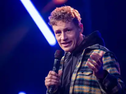 Der S&auml;nger Tim Bendzko f&auml;hrt gern mit seinem Camper durch Deutschland.