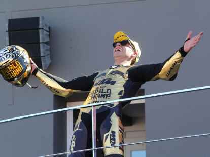 Grund zu Feiern hat Augusto Fernandez nach seinem Sieg in Valencia.