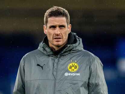 Dortmunds Sportdirektor Sebastian Kehl stichelt gegen den FC Bayern.