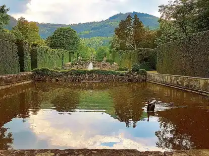 <p> Der Komplex rund um die Villa Barbarigo wirbt f&uuml;r sich  als Perle der Euganeischen H&uuml;gel.</p>